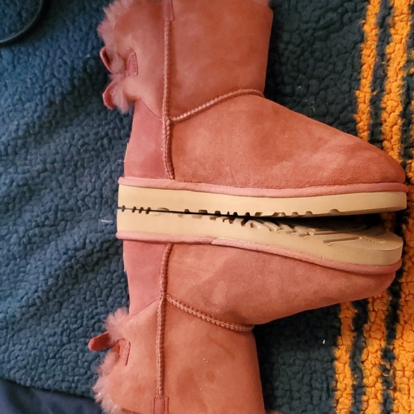 UGG BOOTS - Picture 2 of 7